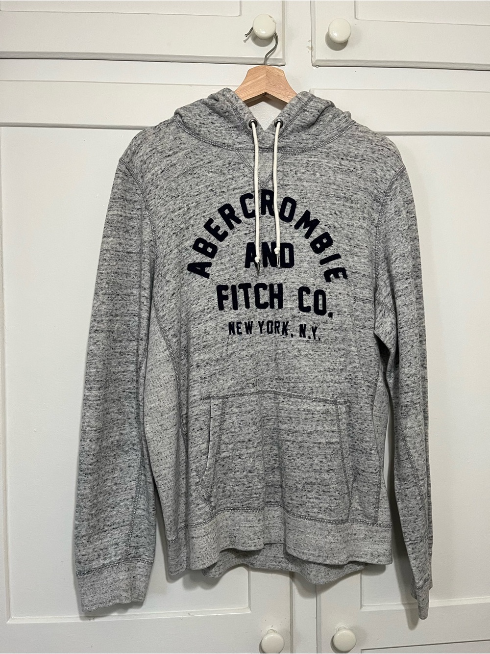 Abercrombie & Fitch Men’s Heathered Gray Hoodie Sweatshirt – Size Medium